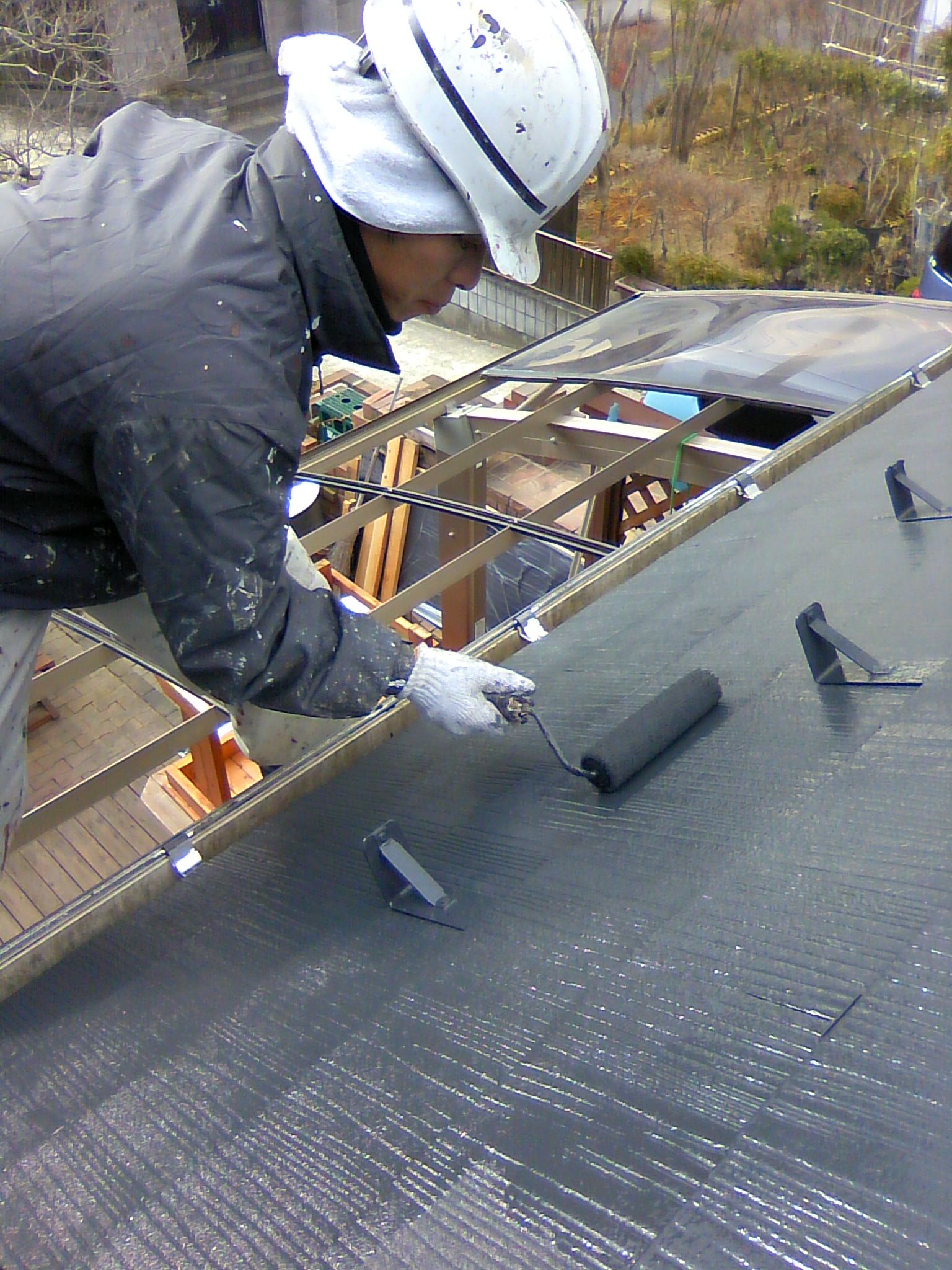 11.28屋根上塗り2